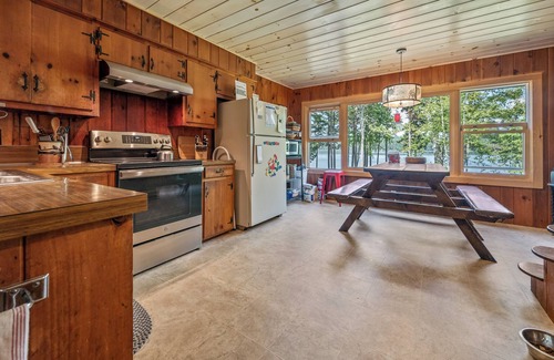 Rangeley Casa | Boyd - Casa rústica pero espaciosa en el lago Mooselookmeguntic