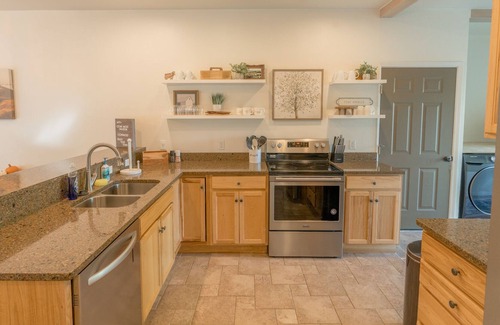 Four Corners Casa | Bozeman bungalow located between two ski resorts