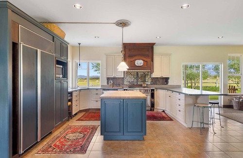 Bozeman Casa | Bozeman Farmstead - Country Side Stay & Mtn Views