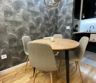 Bistrica Apartamento | Bozur/peony