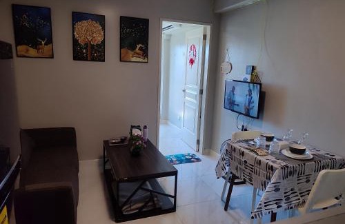 Paranaque Apartamento | BP1637 Facing Pool with Balcony near MOA BP1637