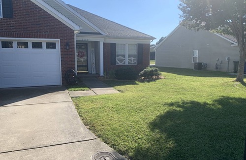 Winston - Salem Casa | BR# 2-Spacious Bdrm/on golf course/shared Bath & shared House with other renters