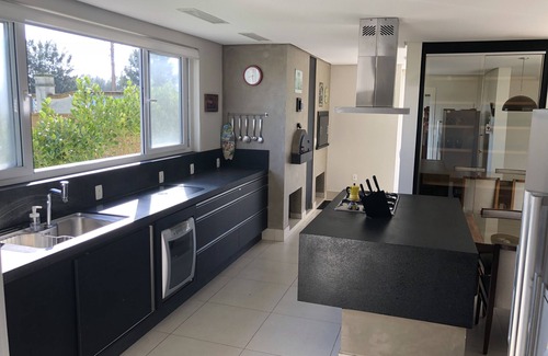 Laguna Villa | Casa 450m2 Cond. cerrado