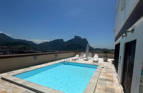 Barra da Tijuca Apartamento | Cozy Apartment by the lovely beach of Barra da Tijuca Rio de Janeiro w/AC & WIFI