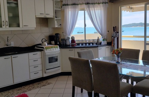 Cachoeira do Bom Jesus Apartamento | Beautiful Sea View