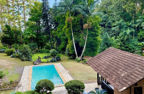 Timbo Chalet De Esquí | Chalé com Piscina no Alto da Montanha a Poucos Minutos de Pomerode