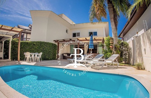 Jurere Internacional Casa | Vrbo Property