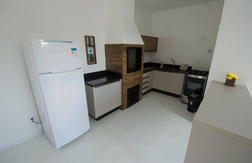 Praia da Armacao do Itapocoroi Apartamento | Apto Novinho A...290 mts do Parque Beto Carrero