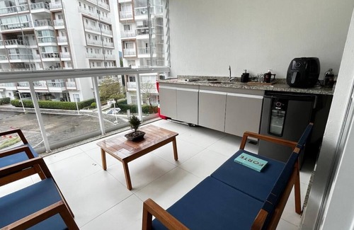 Recreio dos Bandeirantes Apartamento | Cozy apartment, with lots of fun included, transportation and lots of security.