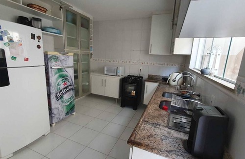 Vilas do Atlantico Casa | Cozy House in Vilas do Atlântico (8 min walk to the beach)