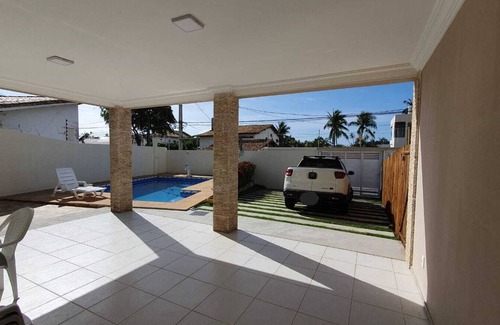 Vilas do Atlantico Casa | Cozy House in Vilas do Atlântico (8 min walk to the beach)