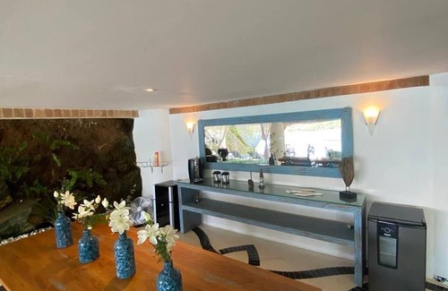 Buzios Casa | Exclusividad frente al mar en Playa Ferradura: ¡Tu refugio en Búzios!