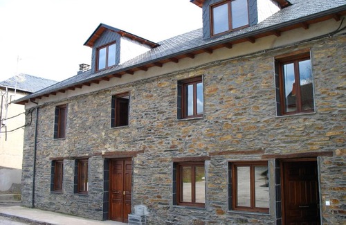 Branuelas Casa | Brañuelas, Estacion 1
