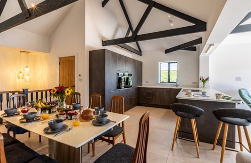 Porthcurno Casa | Bracken Bank - Four Bedroom House, Sleeps 8