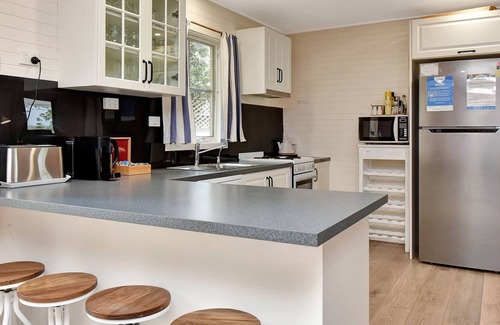 Rothbury Cabaña | Bracken Ridge Vineyard - The Stables - Villa 1