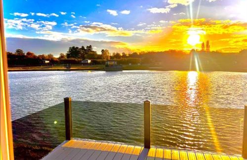 Louth Cabina | Brackenborough Lakes Resort