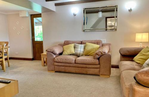 Johnston Casa | Bracknell Cottage