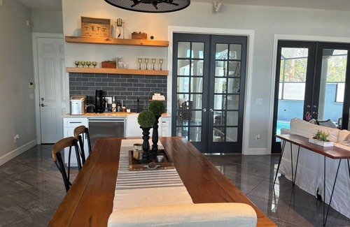 Bradenton Casa | Bradenton luxury waterfront 3-bedroom 3-bath home minutes from beaches.