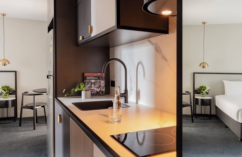 Melbourne Central Business District Hotel | Brady Hotels Jones Lane