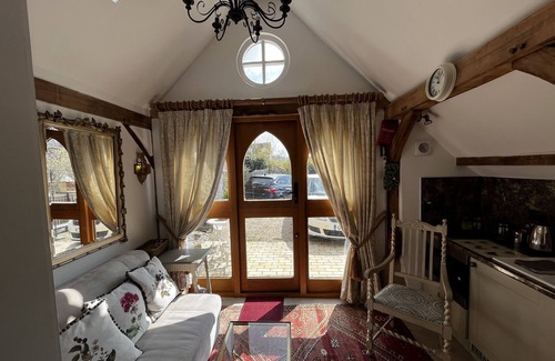 Turville Casa | Bramble Bank 'cartshed'-1 Bed Cottage-sleeps 2
