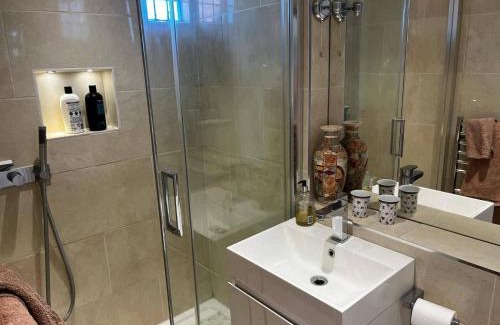 Turville Casa | Bramble Bank 'CartShed'-1 Bed Cottage-Sleeps 2