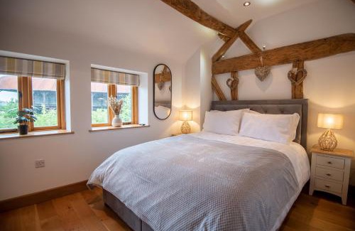 Hereford Casa | Bramble Cottage - Cosy 2 Bed With Deluxe HOT TUB & Log Burner