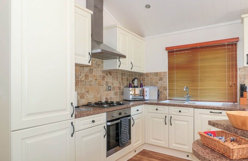 Puxton Cabaña | Bramley Lodge, HEWISH