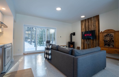 Mauricie Chalet De Esquí | Le Repaire du Lièvre Blanc | Brand New with SPA