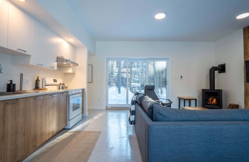 Mauricie Chalet De Esquí | Le Repaire du Lièvre Blanc | Brand New with SPA
