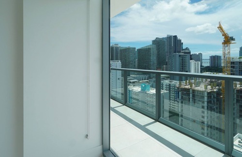 The Roads Apartamento | Brand New 1/1 Apartment in Brickell with parking