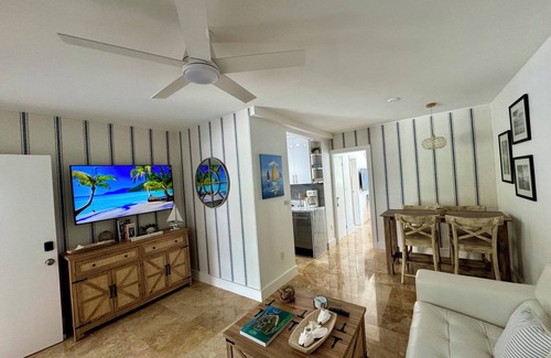 Key Biscayne Apartamento | Brand New! 1 Bdr, Pool & Beach