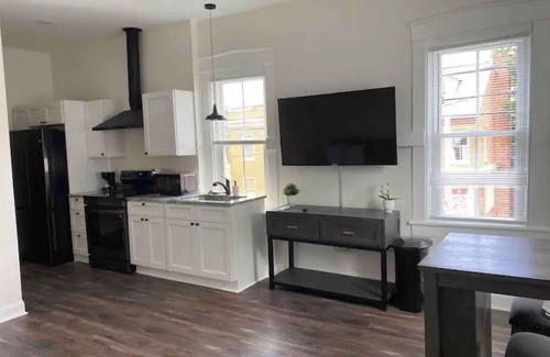 Lancaster Apartamento | Brand New 1 Bedroom Apt w/ Off Street Parking 4