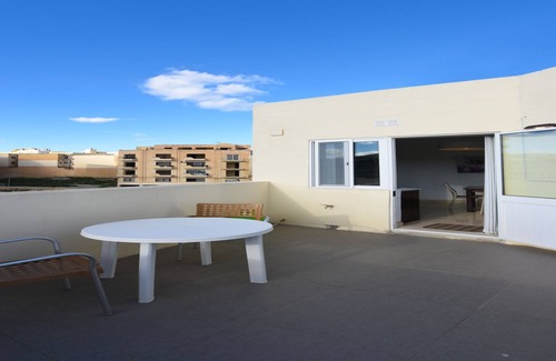Marsalforn Apartamento | Ático a estrenar de 1 dormitorio junto al mar