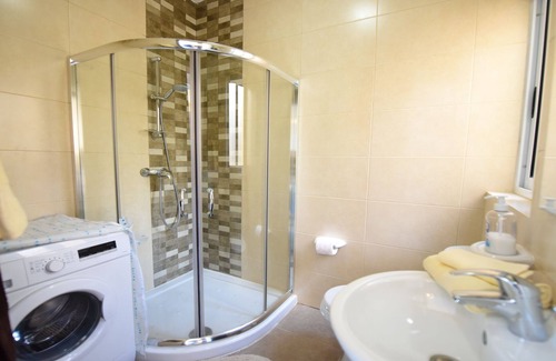 Marsalforn Apartamento | Ático a estrenar de 1 dormitorio junto al mar