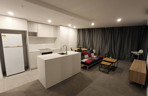 Lyons Apartamento | Brand new 1B apartment in Woden Pool Sauna Gym