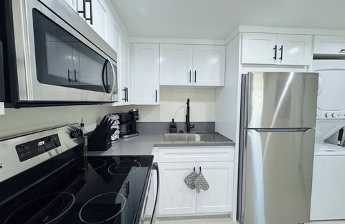 Winnetka Casa | Brand New 1BR Home Perfect location