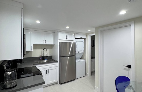 Winnetka Casa | Brand New 1BR Home Perfect location