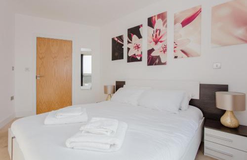 Coldharbour Apartamento | Brand New 2 Bedroom 2 Bath Flat at Brixton Station and O2 for Max 7 Guests