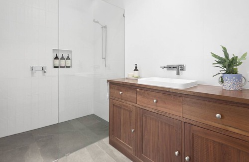 Queenscliff Casa | Brand New 2 bedroom home, 300m from Queenscliff beach