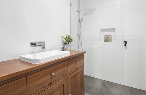 Queenscliff Casa | Brand New 2 bedroom home, 300m from Queenscliff beach