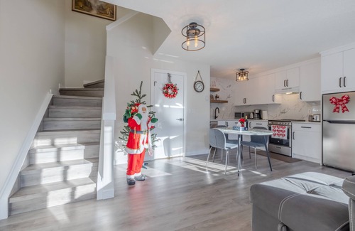 Harvie Heights Casa | Brand New 2 BR Mountain View