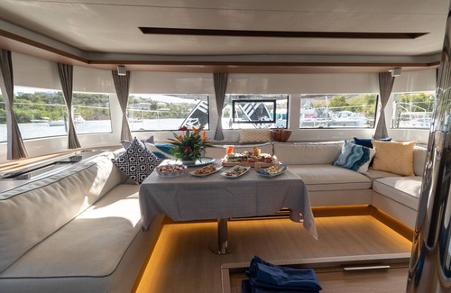 Great Mountain Alquiler De Eote | BRAND NEW -2023 Lagoon 50', Diving, STT Pickup-Water Toys, Child Disc-All Incl!