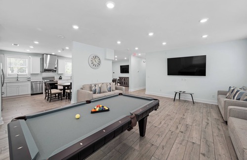 Myrtle Beach Casa | Brand New 20beds/19baths near MB Attractions/Airport Pvt Pool 350ft to beach
