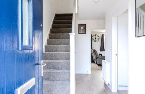 West Bromwich Apartamento | Brand New 3 BEDROOM HOUSE WITH GARDEN AND FREE PARKING