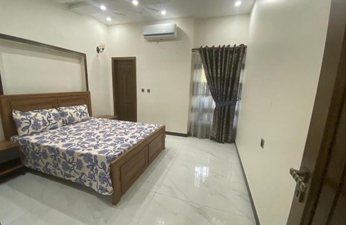 Bahria Town Apartamento | Brand new 3 bedrooms furnished, Upper floor