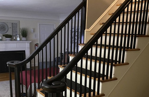 Elmhurst Casa | BRAND NEW 3 min DOWNTOWN 6 bed 2 bath