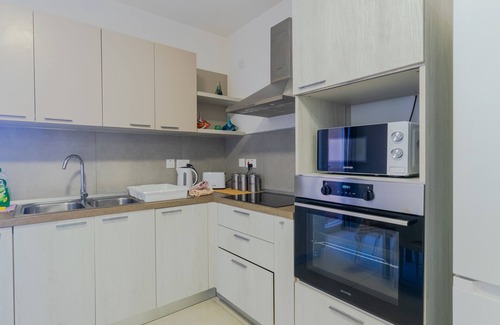 Qawra Apartamento | Brand New 3Bdr 2 Bth Apartment with Terrace C 12 Bugibba