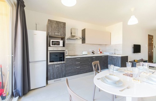 Qawra Apartamento | Brand New 3Bdr 2 Bth Apartment with Terrace C Bugibba