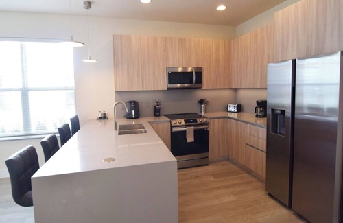 Four Corners Casa | Brand New 4 Bedroom, 3 Bath Townhome, West-Facing Dip Pool, Disney 10 miles!