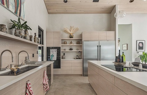 Corrales Otro | Brand new 4-bedroom modern farmhouse with AC, fireplaces, fitness in Corrales